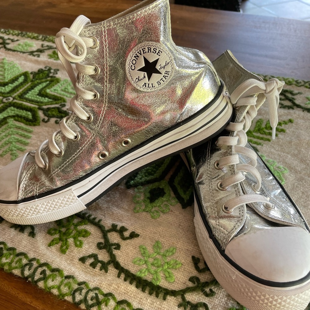 Silver high-top platform Converse in size 7